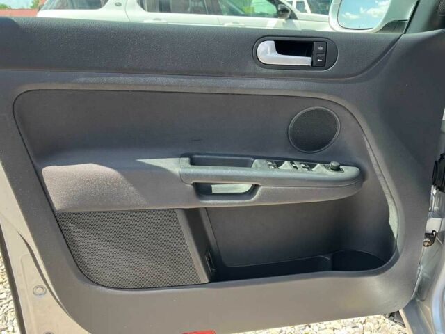 Серый Фольксваген Гольф Плюс, объемом двигателя 1.4 л и пробегом 244 тыс. км за 5600 $, фото 6 на Automoto.ua