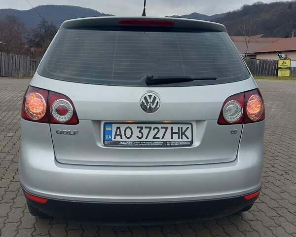 Серый Фольксваген Гольф Плюс, объемом двигателя 1.6 л и пробегом 200 тыс. км за 5600 $, фото 3 на Automoto.ua