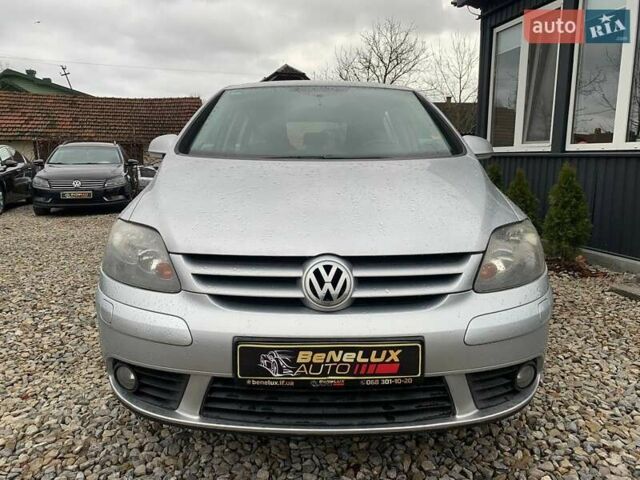 Серый Фольксваген Гольф Плюс, объемом двигателя 0 л и пробегом 260 тыс. км за 5399 $, фото 1 на Automoto.ua