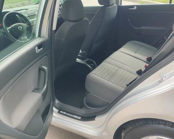 Серый Фольксваген Гольф Плюс, объемом двигателя 1.6 л и пробегом 180 тыс. км за 6700 $, фото 15 на Automoto.ua