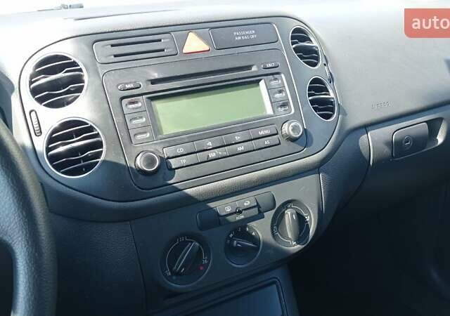 Серый Фольксваген Гольф Плюс, объемом двигателя 1.4 л и пробегом 195 тыс. км за 5750 $, фото 11 на Automoto.ua