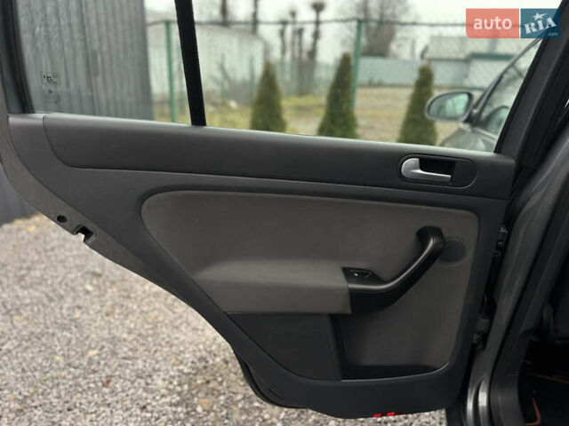 Сірий Фольксваген Golf Plus, об'ємом двигуна 1.6 л та пробігом 202 тис. км за 6500 $, фото 28 на Automoto.ua