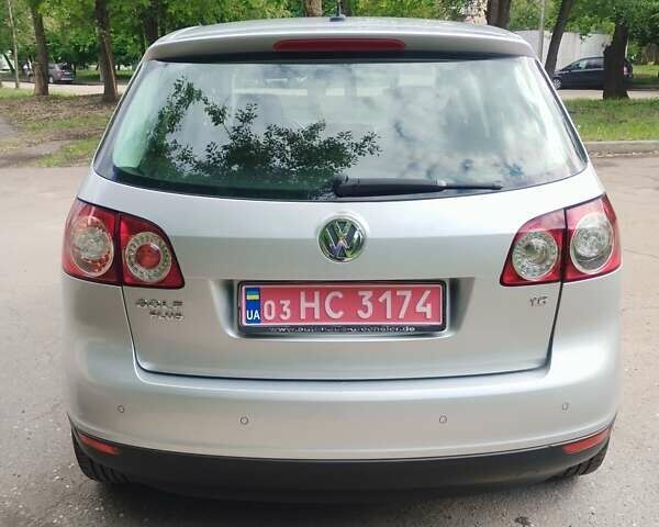 Серый Фольксваген Гольф Плюс, объемом двигателя 1.6 л и пробегом 180 тыс. км за 6700 $, фото 3 на Automoto.ua