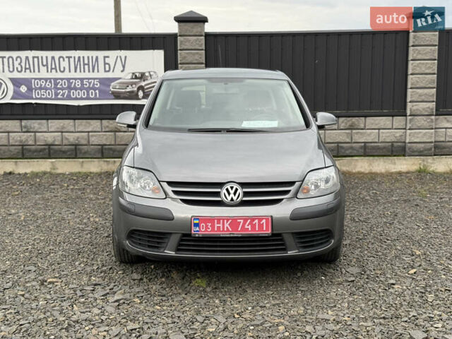 Фольксваген Гольф Плюс 2006 в Луцке на Automoto.ua Серый Фольксваген Гольф Плюс, объемом двигателя 1.6 л и пробегом 216 тыс. км за 4800 $, фото 1 на Automoto.ua