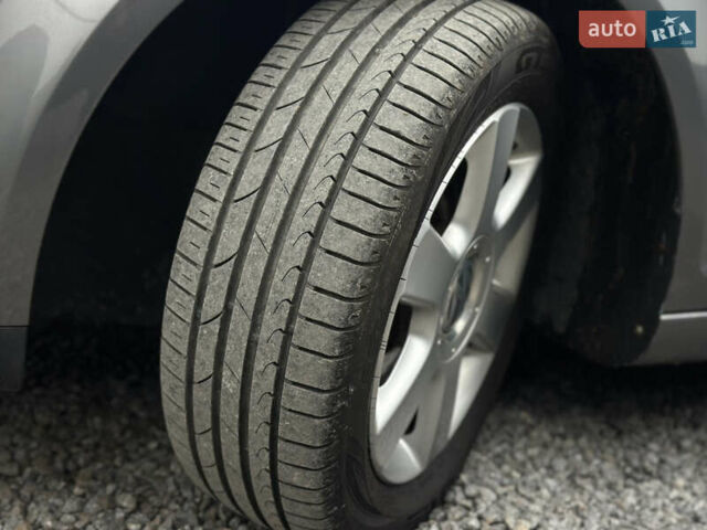 Сірий Фольксваген Golf Plus, об'ємом двигуна 1.6 л та пробігом 202 тис. км за 6500 $, фото 46 на Automoto.ua