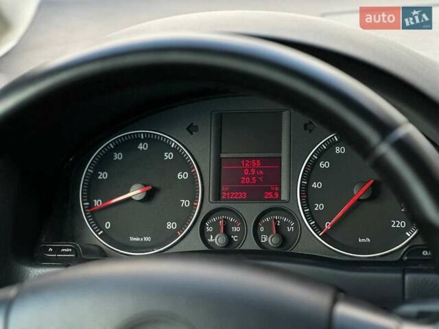 Серый Фольксваген Гольф Плюс, объемом двигателя 1.39 л и пробегом 212 тыс. км за 5500 $, фото 20 на Automoto.ua
