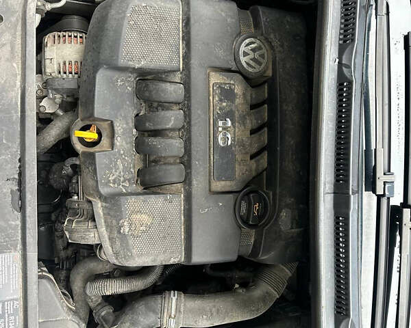 Серый Фольксваген Гольф Плюс, объемом двигателя 1.6 л и пробегом 215 тыс. км за 5499 $, фото 18 на Automoto.ua