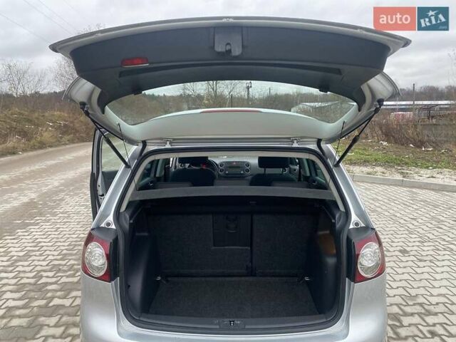 Серый Фольксваген Гольф Плюс, объемом двигателя 1.9 л и пробегом 216 тыс. км за 2950 $, фото 5 на Automoto.ua