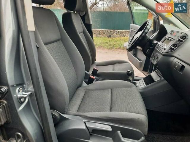 Сірий Фольксваген Golf Plus, об'ємом двигуна 1.6 л та пробігом 213 тис. км за 6750 $, фото 28 на Automoto.ua