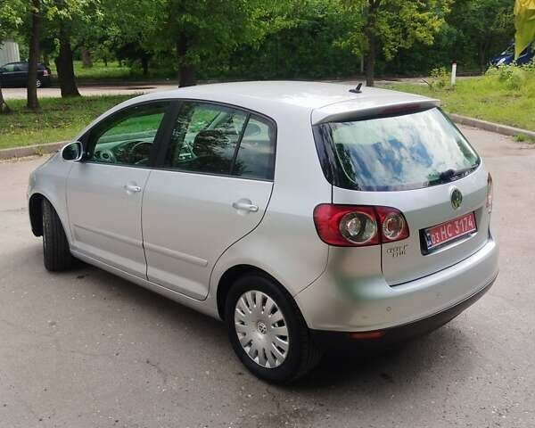 Серый Фольксваген Гольф Плюс, объемом двигателя 1.6 л и пробегом 180 тыс. км за 6700 $, фото 9 на Automoto.ua