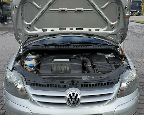 Фольксваген Гольф Плюс 2006 в Ровно на Automoto.ua Серый Фольксваген Гольф Плюс, объемом двигателя 1.6 л и пробегом 213 тыс. км за 5500 $, фото 11 на Automoto.ua