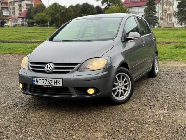 Серый Фольксваген Гольф Плюс, объемом двигателя 1.6 л и пробегом 232 тыс. км за 5900 $, фото 2 на Automoto.ua