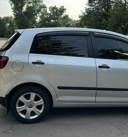 Сірий Фольксваген Golf Plus, об'ємом двигуна 1.6 л та пробігом 196 тис. км за 5449 $, фото 20 на Automoto.ua