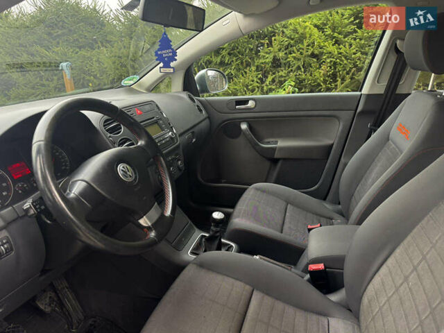 Серый Фольксваген Гольф Плюс, объемом двигателя 1.6 л и пробегом 212 тыс. км за 6200 $, фото 7 на Automoto.ua