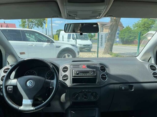 Серый Фольксваген Гольф Плюс, объемом двигателя 1.4 л и пробегом 244 тыс. км за 5600 $, фото 19 на Automoto.ua