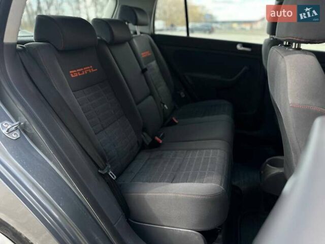Серый Фольксваген Гольф Плюс, объемом двигателя 1.39 л и пробегом 212 тыс. км за 5500 $, фото 14 на Automoto.ua