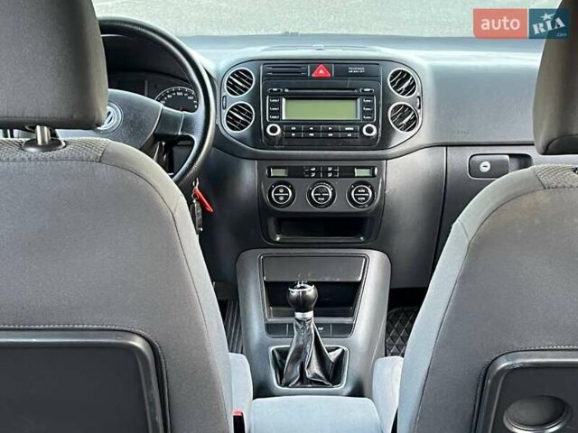 Сірий Фольксваген Golf Plus, об'ємом двигуна 0 л та пробігом 227 тис. км за 5999 $, фото 57 на Automoto.ua