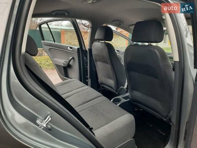 Сірий Фольксваген Golf Plus, об'ємом двигуна 1.6 л та пробігом 213 тис. км за 6750 $, фото 30 на Automoto.ua