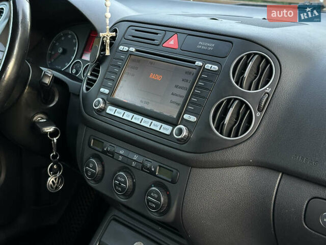 Сірий Фольксваген Golf Plus, об'ємом двигуна 1.6 л та пробігом 260 тис. км за 6799 $, фото 59 на Automoto.ua