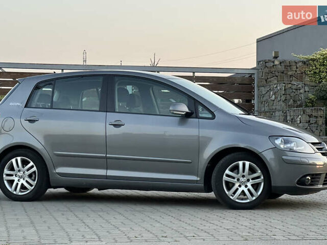 Сірий Фольксваген Golf Plus, об'ємом двигуна 1.6 л та пробігом 260 тис. км за 6799 $, фото 16 на Automoto.ua
