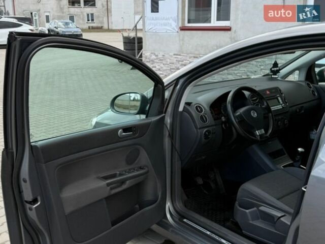 Сірий Фольксваген Golf Plus, об'ємом двигуна 1.4 л та пробігом 226 тис. км за 5500 $, фото 19 на Automoto.ua