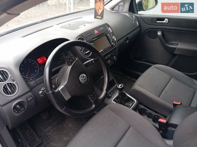 Сірий Фольксваген Golf Plus, об'ємом двигуна 1.6 л та пробігом 240 тис. км за 5700 $, фото 5 на Automoto.ua