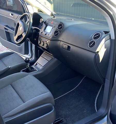 Серый Фольксваген Гольф Плюс, объемом двигателя 1.6 л и пробегом 212 тыс. км за 5399 $, фото 16 на Automoto.ua