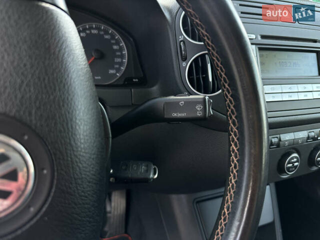 Серый Фольксваген Гольф Плюс, объемом двигателя 1.6 л и пробегом 221 тыс. км за 6400 $, фото 29 на Automoto.ua