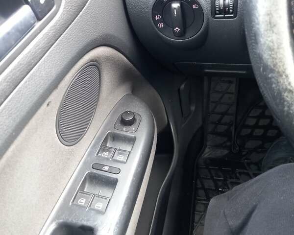 Сірий Фольксваген Golf Plus, об'ємом двигуна 1.9 л та пробігом 334 тис. км за 6150 $, фото 18 на Automoto.ua