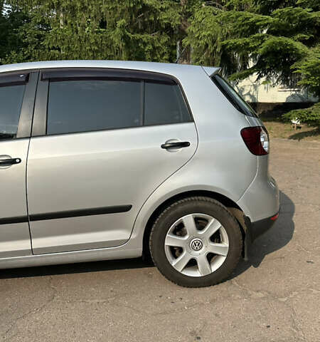 Сірий Фольксваген Golf Plus, об'ємом двигуна 1.6 л та пробігом 196 тис. км за 5449 $, фото 15 на Automoto.ua