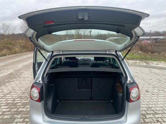 Серый Фольксваген Гольф Плюс, объемом двигателя 1.9 л и пробегом 216 тыс. км за 2950 $, фото 5 на Automoto.ua