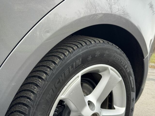 Серый Фольксваген Гольф Плюс, объемом двигателя 1.4 л и пробегом 226 тыс. км за 5300 $, фото 11 на Automoto.ua