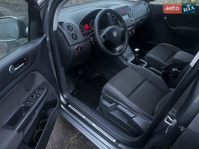 Серый Фольксваген Гольф Плюс, объемом двигателя 1.6 л и пробегом 182 тыс. км за 6500 $, фото 17 на Automoto.ua