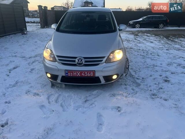 Серый Фольксваген Гольф Плюс, объемом двигателя 1.6 л и пробегом 198 тыс. км за 5100 $, фото 12 на Automoto.ua