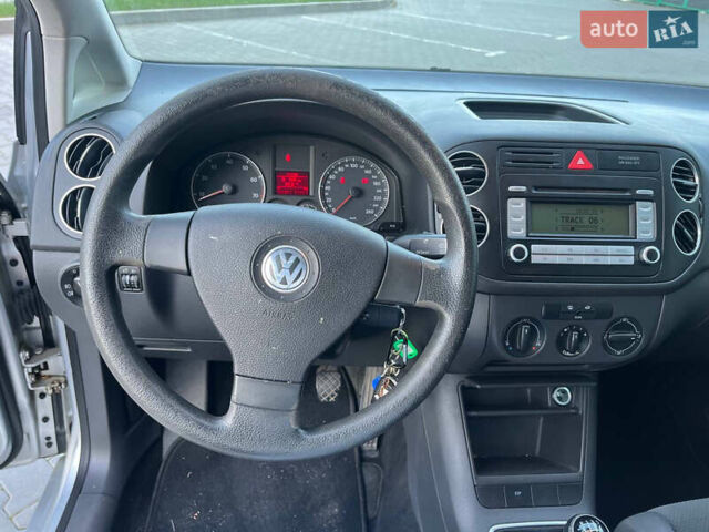 Сірий Фольксваген Golf Plus, об'ємом двигуна 1.6 л та пробігом 220 тис. км за 5500 $, фото 20 на Automoto.ua