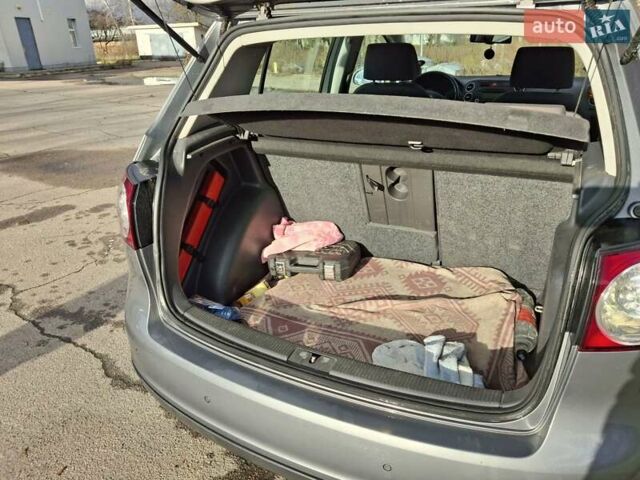 Серый Фольксваген Гольф Плюс, объемом двигателя 1.4 л и пробегом 227 тыс. км за 5500 $, фото 22 на Automoto.ua