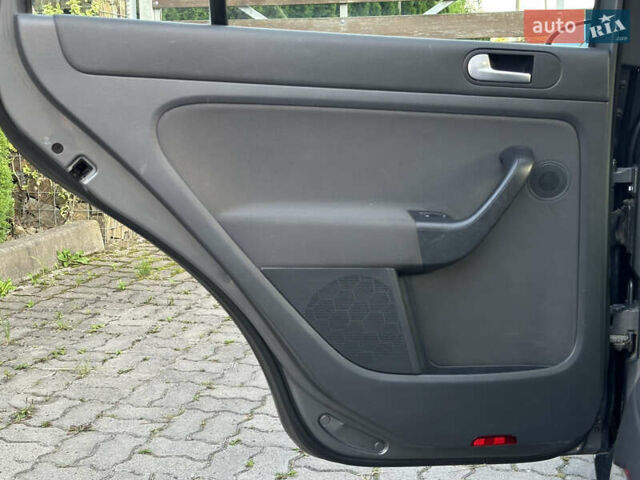 Сірий Фольксваген Golf Plus, об'ємом двигуна 1.6 л та пробігом 260 тис. км за 6799 $, фото 47 на Automoto.ua