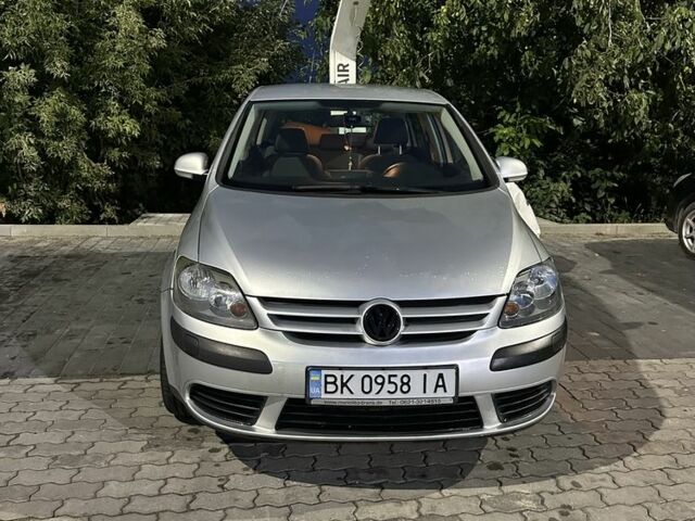 Сірий Фольксваген Golf Plus, об'ємом двигуна 2 л та пробігом 162 тис. км за 6399 $, фото 1 на Automoto.ua