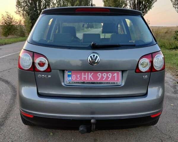 Серый Фольксваген Гольф Плюс, объемом двигателя 1.6 л и пробегом 175 тыс. км за 5999 $, фото 6 на Automoto.ua