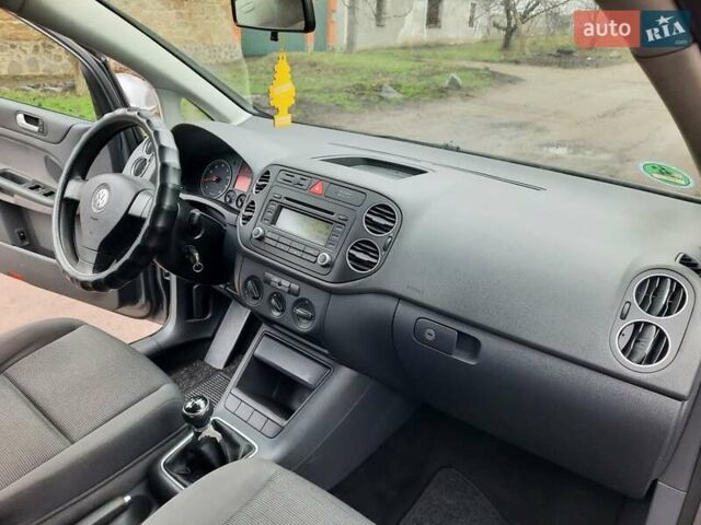 Сірий Фольксваген Golf Plus, об'ємом двигуна 1.6 л та пробігом 213 тис. км за 6750 $, фото 66 на Automoto.ua