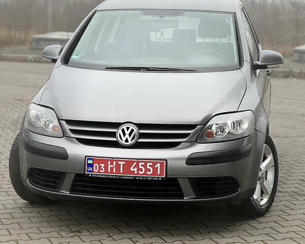 Серый Фольксваген Гольф Плюс, объемом двигателя 1.4 л и пробегом 226 тыс. км за 5300 $, фото 4 на Automoto.ua