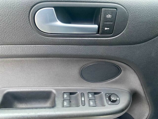 Серый Фольксваген Гольф Плюс, объемом двигателя 1.9 л и пробегом 216 тыс. км за 2950 $, фото 21 на Automoto.ua