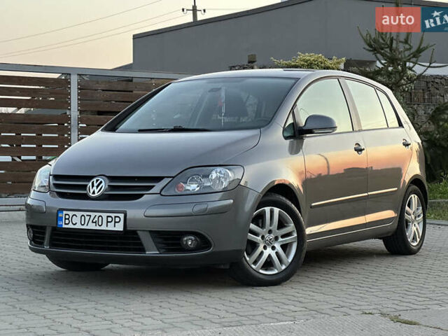 Сірий Фольксваген Golf Plus, об'ємом двигуна 1.6 л та пробігом 260 тис. км за 6799 $, фото 27 на Automoto.ua