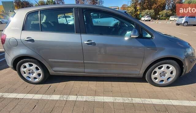 Сірий Фольксваген Golf Plus, об'ємом двигуна 1.6 л та пробігом 181 тис. км за 6200 $, фото 3 на Automoto.ua