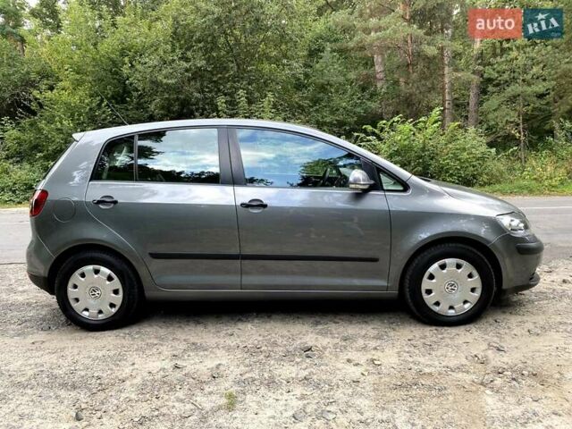 Серый Фольксваген Гольф Плюс, объемом двигателя 1.4 л и пробегом 232 тыс. км за 5750 $, фото 1 на Automoto.ua