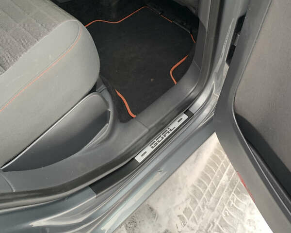 Серый Фольксваген Гольф Плюс, объемом двигателя 1.6 л и пробегом 206 тыс. км за 5999 $, фото 17 на Automoto.ua