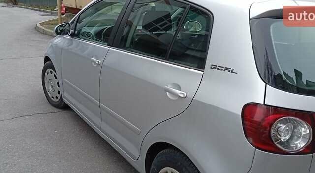 Сірий Фольксваген Golf Plus, об'ємом двигуна 1.6 л та пробігом 214 тис. км за 6350 $, фото 5 на Automoto.ua