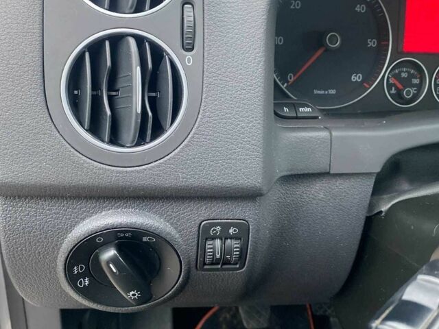 Серый Фольксваген Гольф Плюс, объемом двигателя 1.9 л и пробегом 216 тыс. км за 2950 $, фото 18 на Automoto.ua