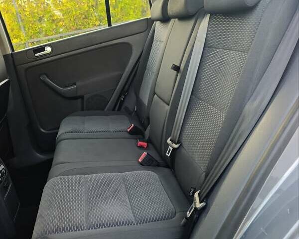 Серый Фольксваген Гольф Плюс, объемом двигателя 1.6 л и пробегом 217 тыс. км за 7400 $, фото 41 на Automoto.ua