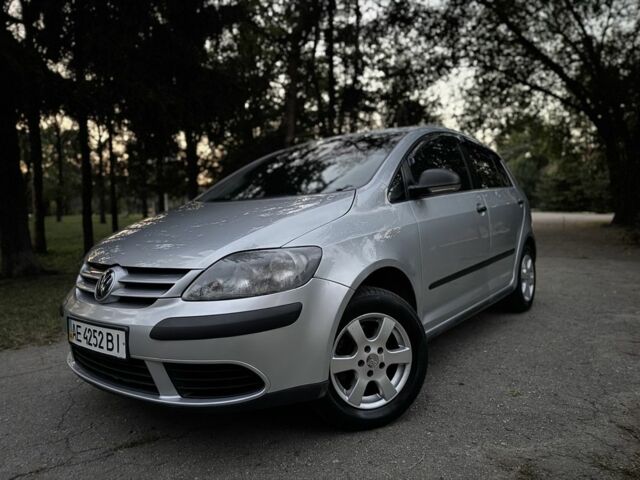 Серый Фольксваген Гольф Плюс, объемом двигателя 1.6 л и пробегом 202 тыс. км за 4499 $, фото 1 на Automoto.ua